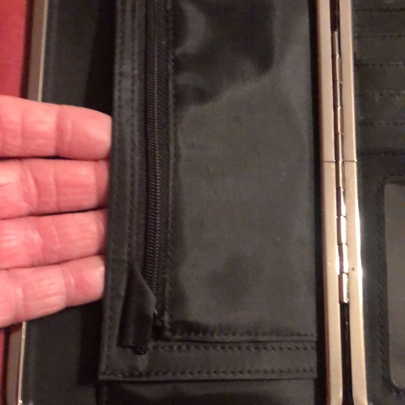 Silver Alligator Print -Clutch Wallet w/3 pockets (one Zips) 5 card and I’D Slip - Picture 5 of 5